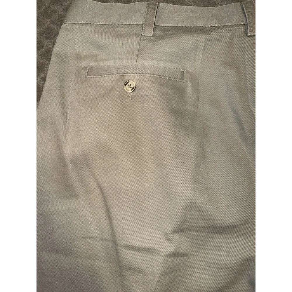 Izod Chinos Men's Khaki Pants Size 42x32 Straight Fit Excellent Condition